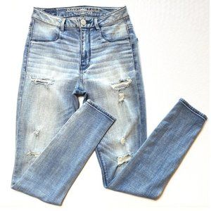 AE Distressed Sky High Jeggings Light Wash. 2 REG